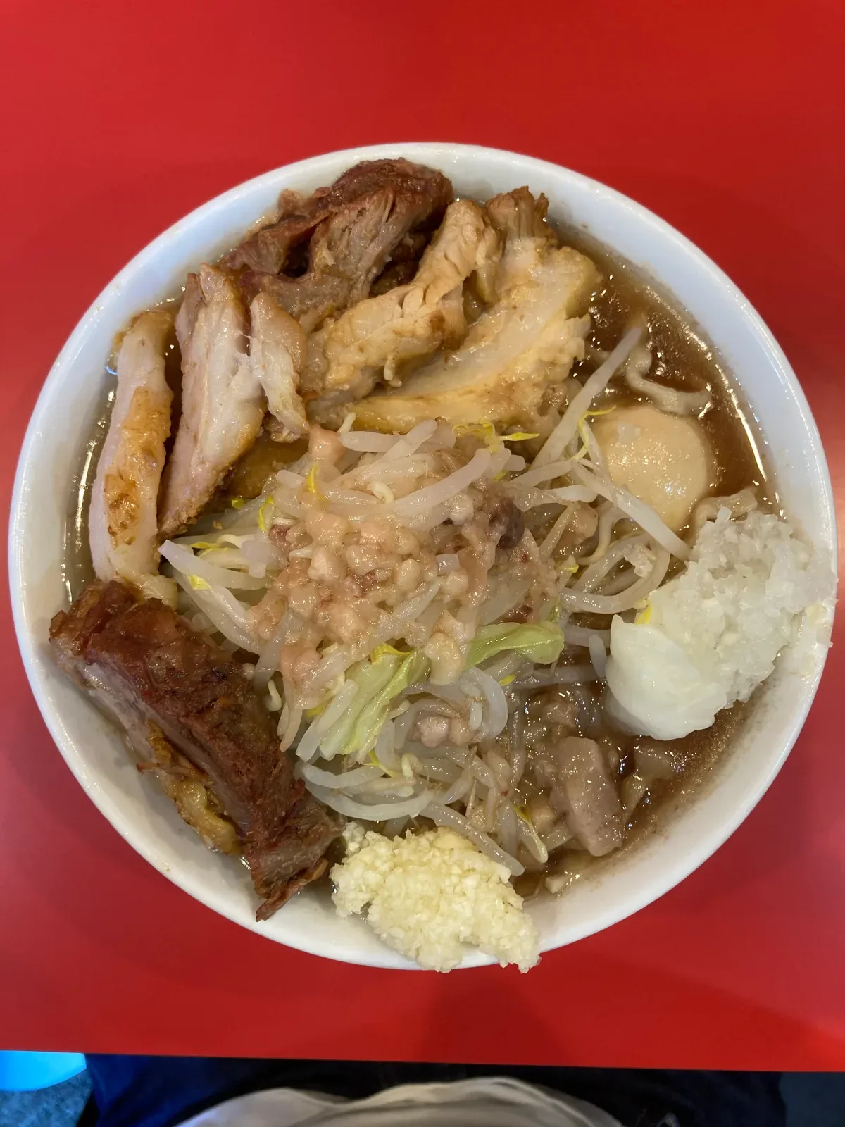 麺屋 桐龍 東川口本店で食べたラーメンを真上から撮影
